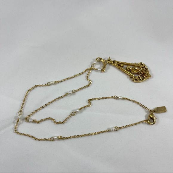 Vintage unique gold tone pendant necklace chain with faux pearls by 1928. - Picture 4 of 11